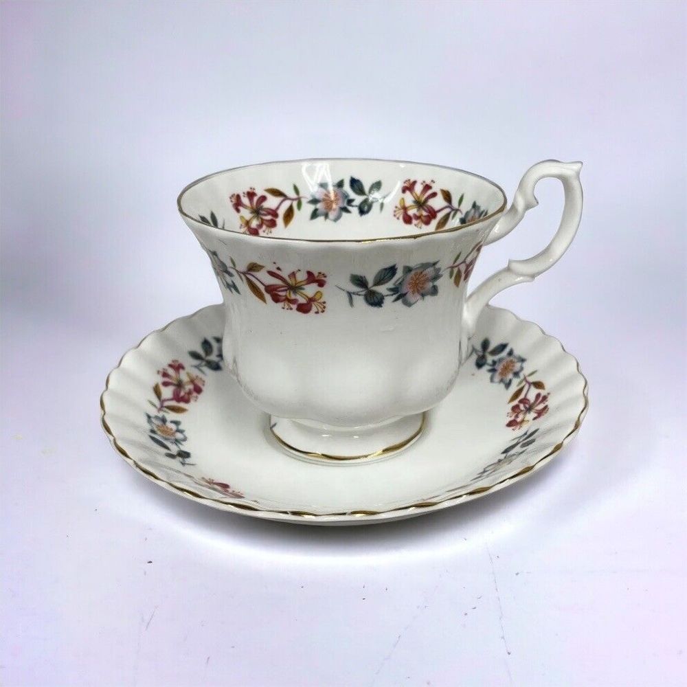 Vtg Royal Albert Teacup & Saucer Set Bone China Flowers Made in England